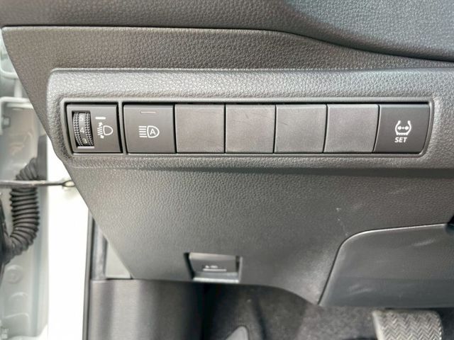 豪華版/全車原版件/超低里程/內裝氣氛佳/ACC跟車/恆溫/方向盤快控鍵/藍芽/頭燈水平調整/胎壓偵測/後座出風口  第7張相片