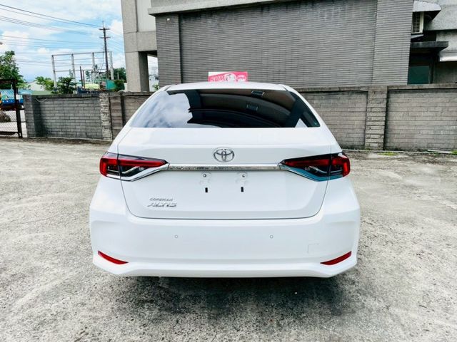豪華版/全車原版件/超低里程/內裝氣氛佳/ACC跟車/恆溫/方向盤快控鍵/藍芽/頭燈水平調整/胎壓偵測/後座出風口  第16張相片
