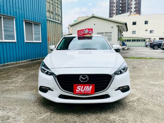 一手女用車/IKEY/定速巡航/循跡防滑/方向盤快控/盲點偵測/導航/藍芽/倒車顯影/電子式恆溫  第2張相片