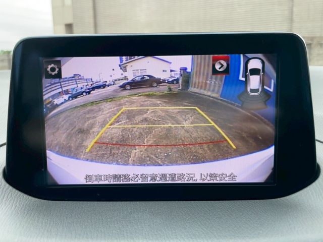 一手女用車/IKEY/定速巡航/循跡防滑/方向盤快控/盲點偵測/導航/藍芽/倒車顯影/電子式恆溫  第11張相片