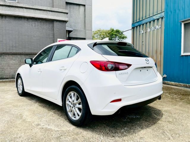 一手女用車/IKEY/定速巡航/循跡防滑/方向盤快控/盲點偵測/導航/藍芽/倒車顯影/電子式恆溫  第16張相片