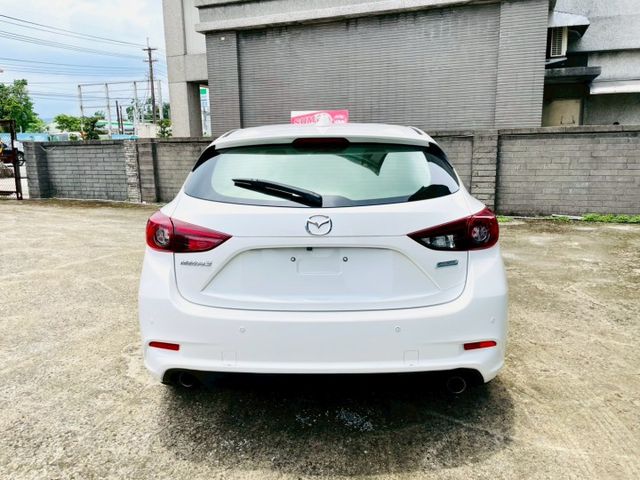 一手女用車/IKEY/定速巡航/循跡防滑/方向盤快控/盲點偵測/導航/藍芽/倒車顯影/電子式恆溫  第17張相片