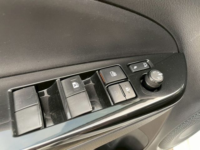 超優質神鴨/LED日行燈/頭燈水平調整/循跡防滑/斜坡起步輔助/ISOFIX/電收折後視鏡/胎壓偵測  第6張相片