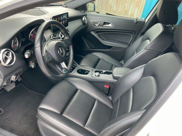 帥氣AMG外觀+夜色套件/211P動力充沛/LED頭燈/HK音響/盲點/全景天窗/換檔撥片/CARPLAY/雙前電熱椅  第5張相片