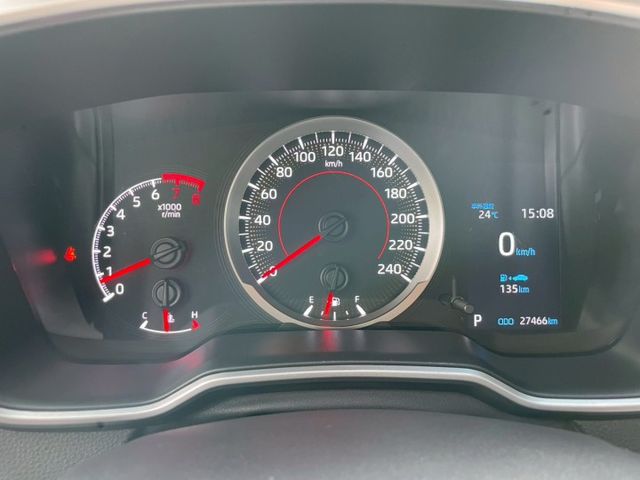 汽油豪華版/ACC主動跟車/車道偏離警示/車道維持輔助/AEB自動緊急煞車/方向盤快控/恆溫/藍芽/胎壓監控  第8張相片