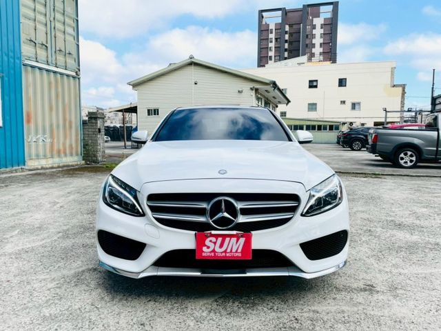C300 4MATIC/AMG套件/IKEY摸門/全景天窗/柏林之音/換檔撥片/LED頭燈/盲點/導航/電熱椅/碰撞警示  第2張相片