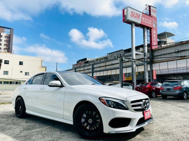 C300 4MATIC/AMG套件/IKEY摸門/全景天窗/柏林之音/換檔撥片/LED頭燈/盲點/導航/電熱椅/碰撞警示  第3張相片