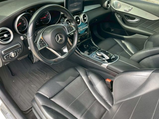 C300 4MATIC/AMG套件/IKEY摸門/全景天窗/柏林之音/換檔撥片/LED頭燈/盲點/導航/電熱椅/碰撞警示  第5張相片