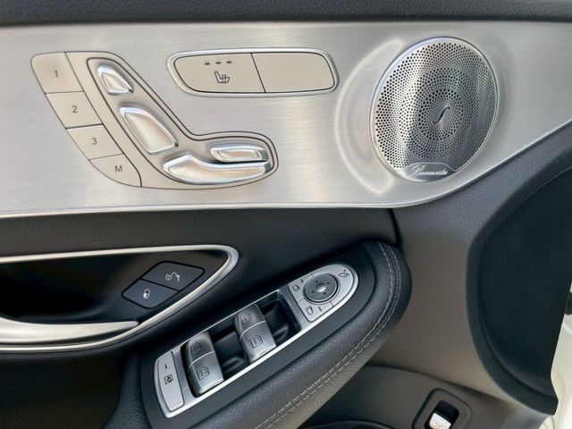 C300 4MATIC/AMG套件/IKEY摸門/全景天窗/柏林之音/換檔撥片/LED頭燈/盲點/導航/電熱椅/碰撞警示  第6張相片