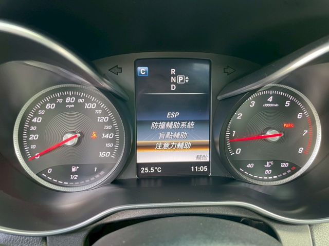 C300 4MATIC/AMG套件/IKEY摸門/全景天窗/柏林之音/換檔撥片/LED頭燈/盲點/導航/電熱椅/碰撞警示  第11張相片