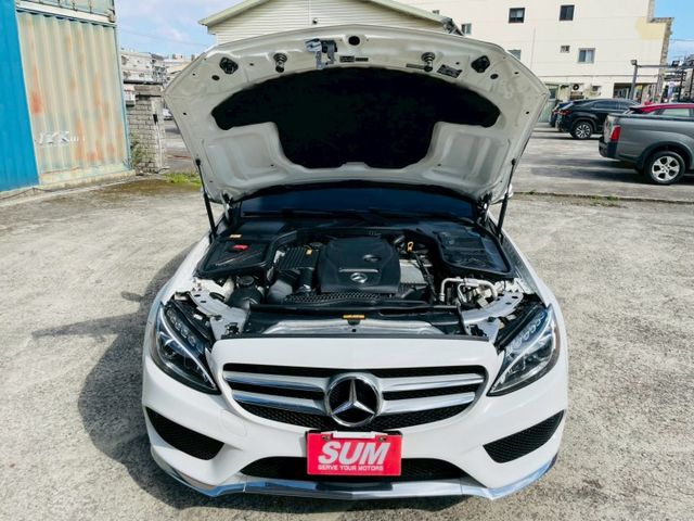 C300 4MATIC/AMG套件/IKEY摸門/全景天窗/柏林之音/換檔撥片/LED頭燈/盲點/導航/電熱椅/碰撞警示  第20張相片