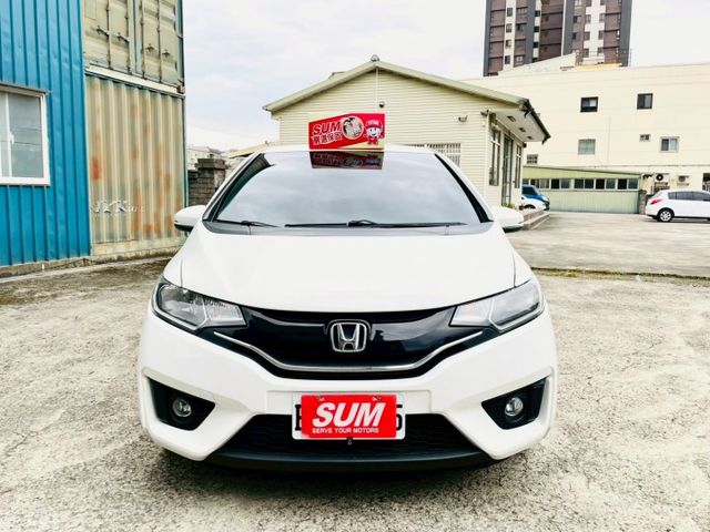 頂規S版 /定速巡航/換檔撥片/循跡防滑/斜坡起步輔助/胎壓監控/恆溫/導航/倒車顯影/電收折後視鏡  第2張相片