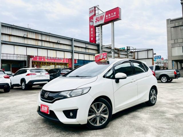 頂規S版 /定速巡航/換檔撥片/循跡防滑/斜坡起步輔助/胎壓監控/恆溫/導航/倒車顯影/電收折後視鏡  第4張相片