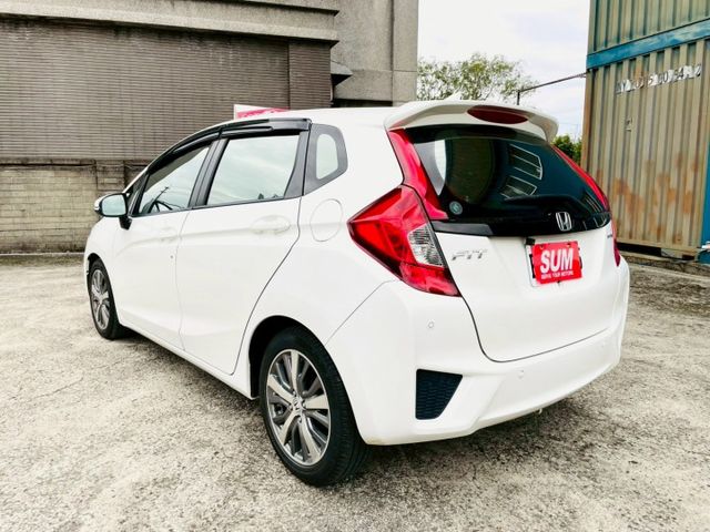 頂規S版 /定速巡航/換檔撥片/循跡防滑/斜坡起步輔助/胎壓監控/恆溫/導航/倒車顯影/電收折後視鏡  第19張相片