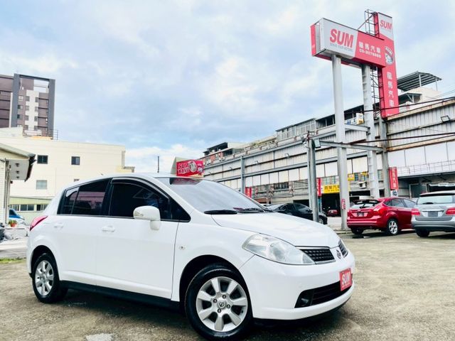 超低里程僅跑11萬優質代步車/IKEY免鑰匙/方向盤快控鍵/定速巡航/頭燈水平調整/倒車顯影/恆溫/車室內大空間  第3張相片