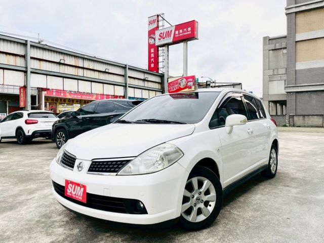 超低里程僅跑11萬優質代步車/IKEY免鑰匙/方向盤快控鍵/定速巡航/頭燈水平調整/倒車顯影/恆溫/車室內大空間  第4張相片