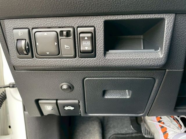 超低里程僅跑11萬優質代步車/IKEY免鑰匙/方向盤快控鍵/定速巡航/頭燈水平調整/倒車顯影/恆溫/車室內大空間  第8張相片