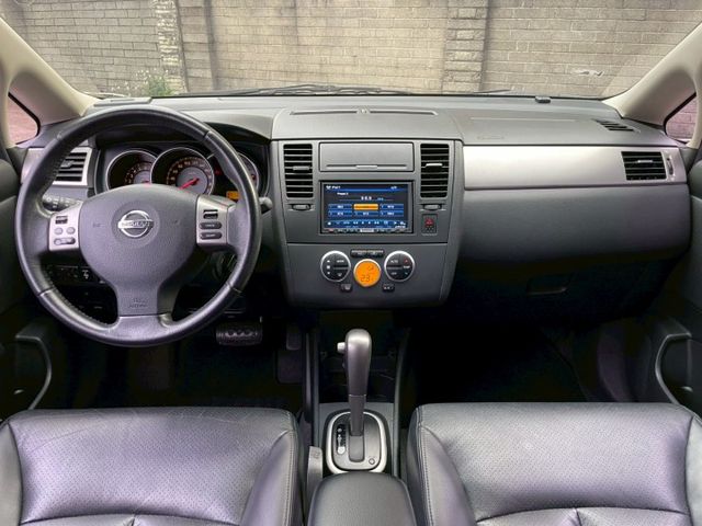 超低里程僅跑11萬優質代步車/IKEY免鑰匙/方向盤快控鍵/定速巡航/頭燈水平調整/倒車顯影/恆溫/車室內大空間  第12張相片