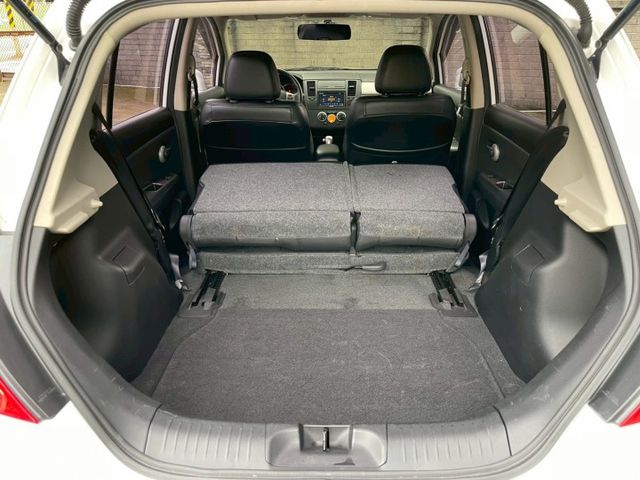 超低里程僅跑11萬優質代步車/IKEY免鑰匙/方向盤快控鍵/定速巡航/頭燈水平調整/倒車顯影/恆溫/車室內大空間  第14張相片