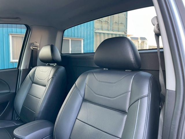 頂規晶鑽型/新車半價入手，生意成功大半/升級安卓影音/定速巡航/盲點/抬頭顯示/倒車顯影/藍芽/導航/電收折後視鏡  第6張相片