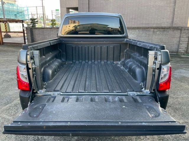 頂規晶鑽型/新車半價入手，生意成功大半/升級安卓影音/定速巡航/盲點/抬頭顯示/倒車顯影/藍芽/導航/電收折後視鏡  第13張相片