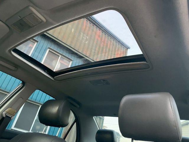 超優質神車傳三代開不壞/底盤安靜冷氣超冷/升級安卓大影音/HID頭燈/駕駛座電動椅/恆溫/天窗/抬頭顯示/自動大燈/倒顯  第12張相片