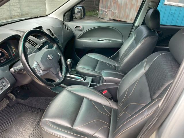 頂規旗艦型/自用商用兩不誤/定速巡航/自動頭燈/導航/藍芽/倒車顯影/數位電視/抬頭顯示/後座出風/車側踏板  第5張相片