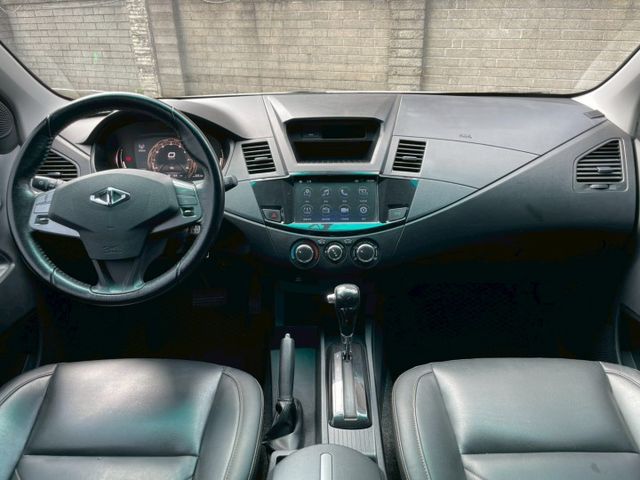 頂規旗艦型/自用商用兩不誤/定速巡航/自動頭燈/導航/藍芽/倒車顯影/數位電視/抬頭顯示/後座出風/車側踏板  第13張相片