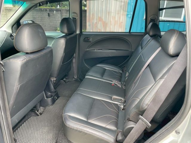 頂規旗艦型/自用商用兩不誤/定速巡航/自動頭燈/導航/藍芽/倒車顯影/數位電視/抬頭顯示/後座出風/車側踏板  第15張相片