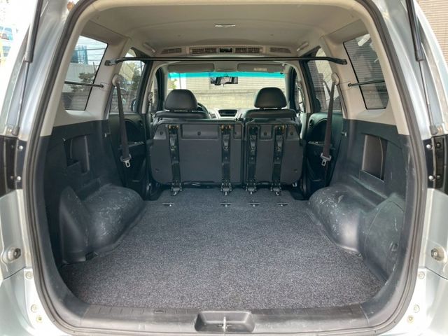 頂規旗艦型/自用商用兩不誤/定速巡航/自動頭燈/導航/藍芽/倒車顯影/數位電視/抬頭顯示/後座出風/車側踏板  第17張相片