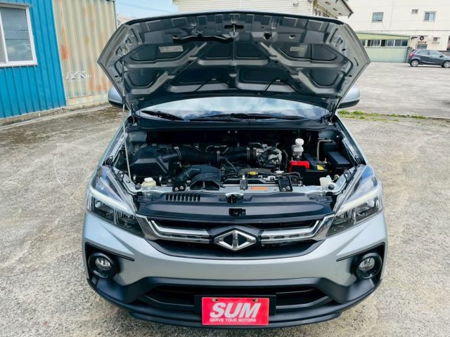 頂規旗艦型/自用商用兩不誤/定速巡航/自動頭燈/導航/藍芽/倒車顯影/數位電視/抬頭顯示/後座出風/車側踏板  第20張相片