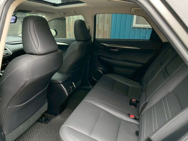 頂規豪華版/天窗/雙前座電動電熱椅/電尾門/IKEY摸門/360環景/CARPLAY/盲點/ACC跟車/8SRS  第15張相片