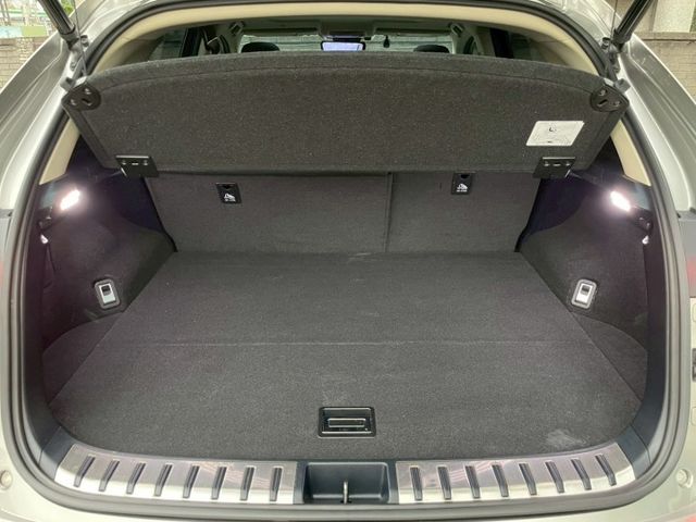 頂規豪華版/天窗/雙前座電動電熱椅/電尾門/IKEY摸門/360環景/CARPLAY/盲點/ACC跟車/8SRS  第16張相片