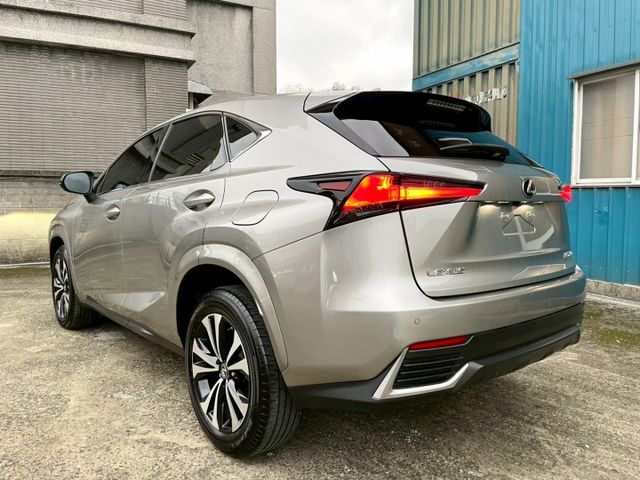 頂規豪華版/天窗/雙前座電動電熱椅/電尾門/IKEY摸門/360環景/CARPLAY/盲點/ACC跟車/8SRS  第18張相片