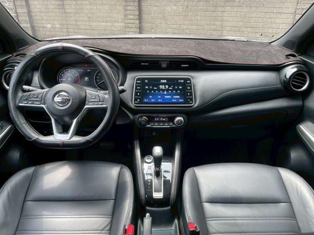 豪華版/IKEY免鑰匙/定速巡航/360環景/CARPLAY/循跡防滑/斜坡起步輔助/胎壓監控/恆溫/光感應自動頭燈  第13張相片