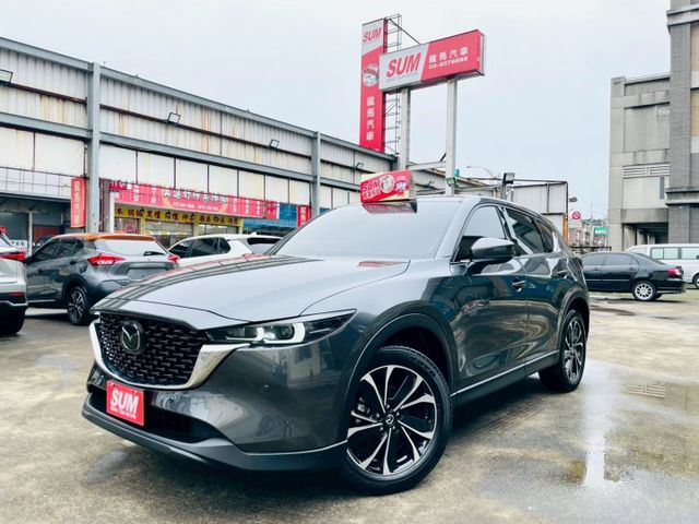 頂規Premium版/駕駛座8向電調/雙前座導流式通風椅/ALH智慧頭燈/電尾門含腳踢/HUD抬顯/無線CARPLAY  第4張相片