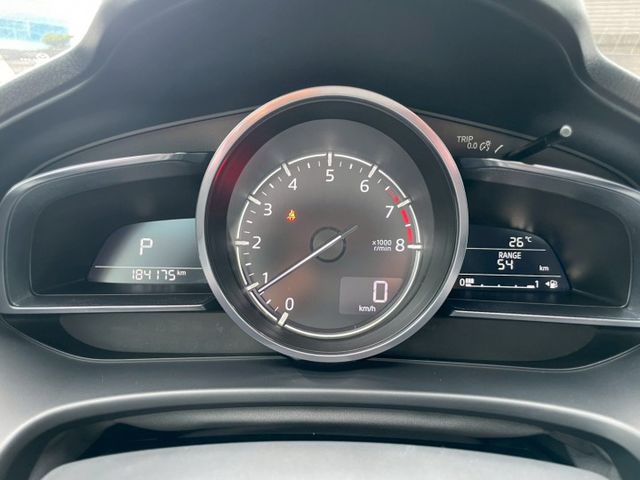 尊榮安全版/LED頭燈日行燈/抬頭顯示/雙區恆溫/18吋圈/前行煞車輔助/電子手煞/車道偏移警示/盲點/導航/藍芽/6安  第8張相片