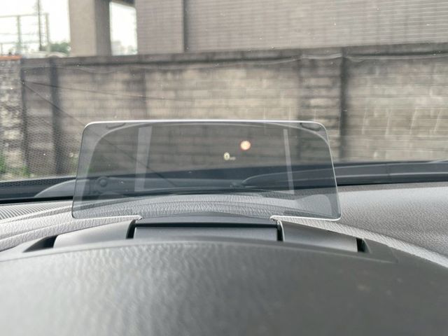 尊榮安全版/LED頭燈日行燈/抬頭顯示/雙區恆溫/18吋圈/前行煞車輔助/電子手煞/車道偏移警示/盲點/導航/藍芽/6安  第9張相片