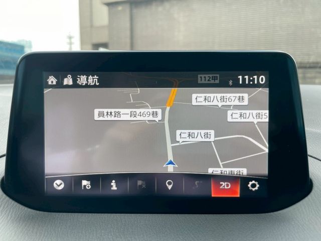 尊榮安全版/LED頭燈日行燈/抬頭顯示/雙區恆溫/18吋圈/前行煞車輔助/電子手煞/車道偏移警示/盲點/導航/藍芽/6安  第10張相片