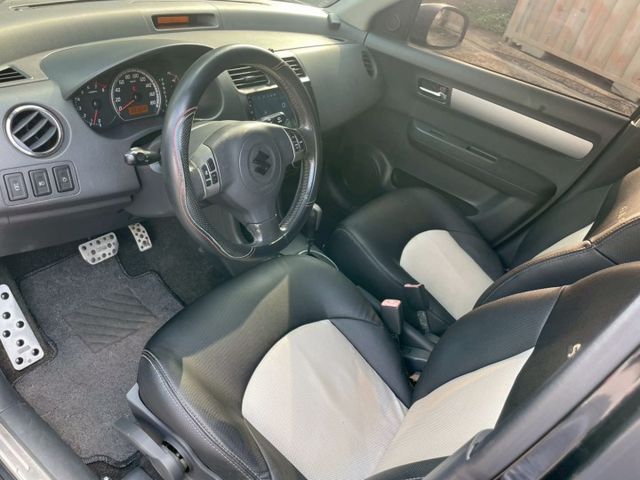 超優質代步小車無待修/IKEY免鑰匙/導航/藍芽/倒車顯影/方向盤快控鍵/恆溫/天窗/皮椅/冷氣冷  第5張相片