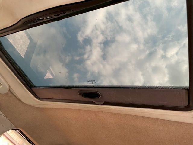 超優質代步小車無待修/IKEY免鑰匙/導航/藍芽/倒車顯影/方向盤快控鍵/恆溫/天窗/皮椅/冷氣冷  第15張相片