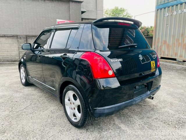 超優質代步小車無待修/IKEY免鑰匙/導航/藍芽/倒車顯影/方向盤快控鍵/恆溫/天窗/皮椅/冷氣冷  第18張相片