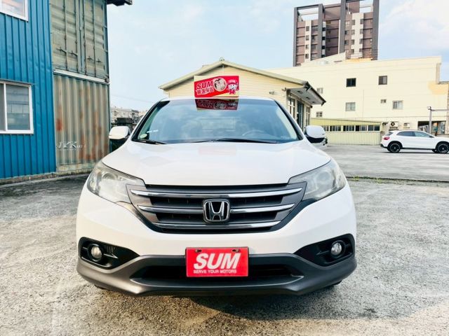 2WD頂規/天窗/HID頭燈/換檔撥片/定速巡航/天窗/雙區恆溫/循跡防滑/藍芽/導航/胎壓偵測/後座出風口  第2張相片