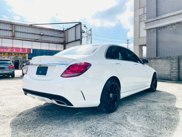 C300 4MATIC/AMG套件/IKEY摸門/全景天窗/柏林之音/換檔撥片/LED頭燈/盲點/導航/電熱椅/碰撞警示  第19張相片