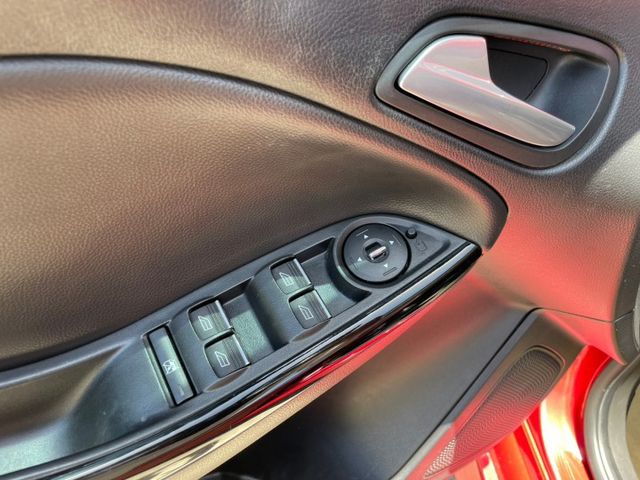 2.0S汽油運動型/雙前座賽車椅/里程跑少/天窗/雙區恆溫/定速巡航/循跡防滑/藍芽/斜坡起步輔助/光感應頭燈雨滴感應  第6張相片