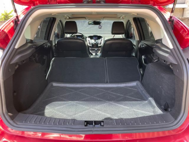 2.0S汽油運動型/雙前座賽車椅/里程跑少/天窗/雙區恆溫/定速巡航/循跡防滑/藍芽/斜坡起步輔助/光感應頭燈雨滴感應  第16張相片