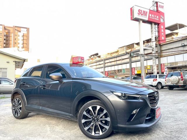 小改款頂級型/新車保固中原廠保養/LED頭燈/IKEY/定速巡航/藍芽/導航/倒車顯影/CAR PLAY/電子手煞車  第3張相片