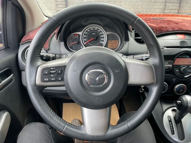 質感五門掀背小車/頂級型/方向盤快控鍵/恆溫/電收折後視/頭燈水平調整/ISOFIX/倒車顯影  第8張相片