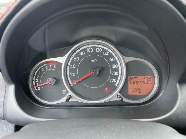 質感五門掀背小車/頂級型/方向盤快控鍵/恆溫/電收折後視/頭燈水平調整/ISOFIX/倒車顯影  第9張相片
