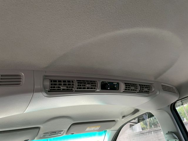 頂規旗艦型/自用商用兩不誤/定速巡航/自動頭燈/導航/藍芽/倒車顯影/數位電視/抬頭顯示/後座出風/車側踏板  第14張相片